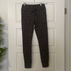 Offline by Aeire Leggings